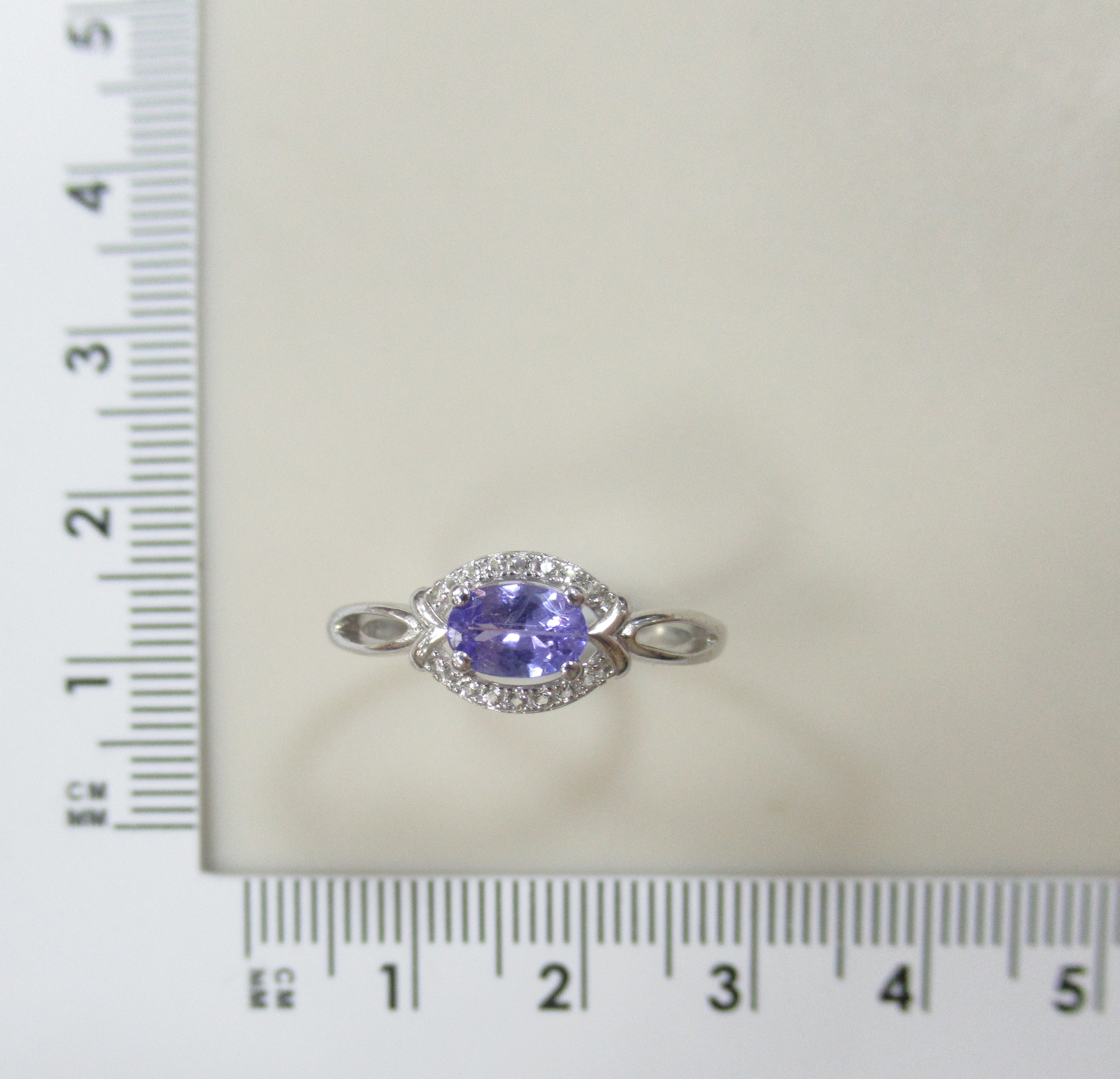 Серебряное кольцо с танзанитом